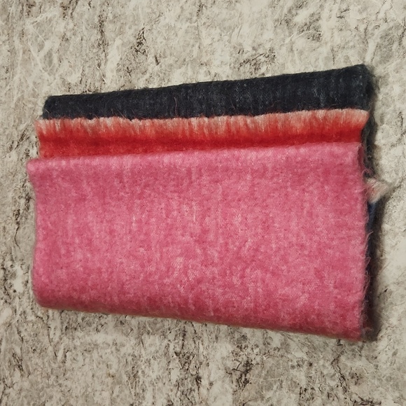 GAP Chunky Scarf - Picture 2 of 4